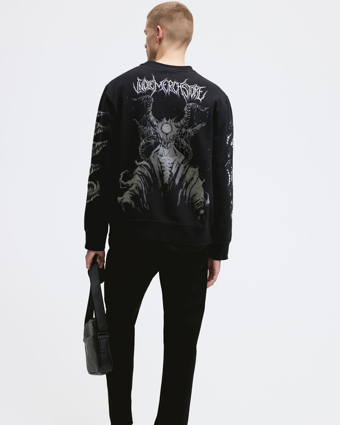 HUNTING HUG CREATURE BLACK REGULAR SWEATSHIRT