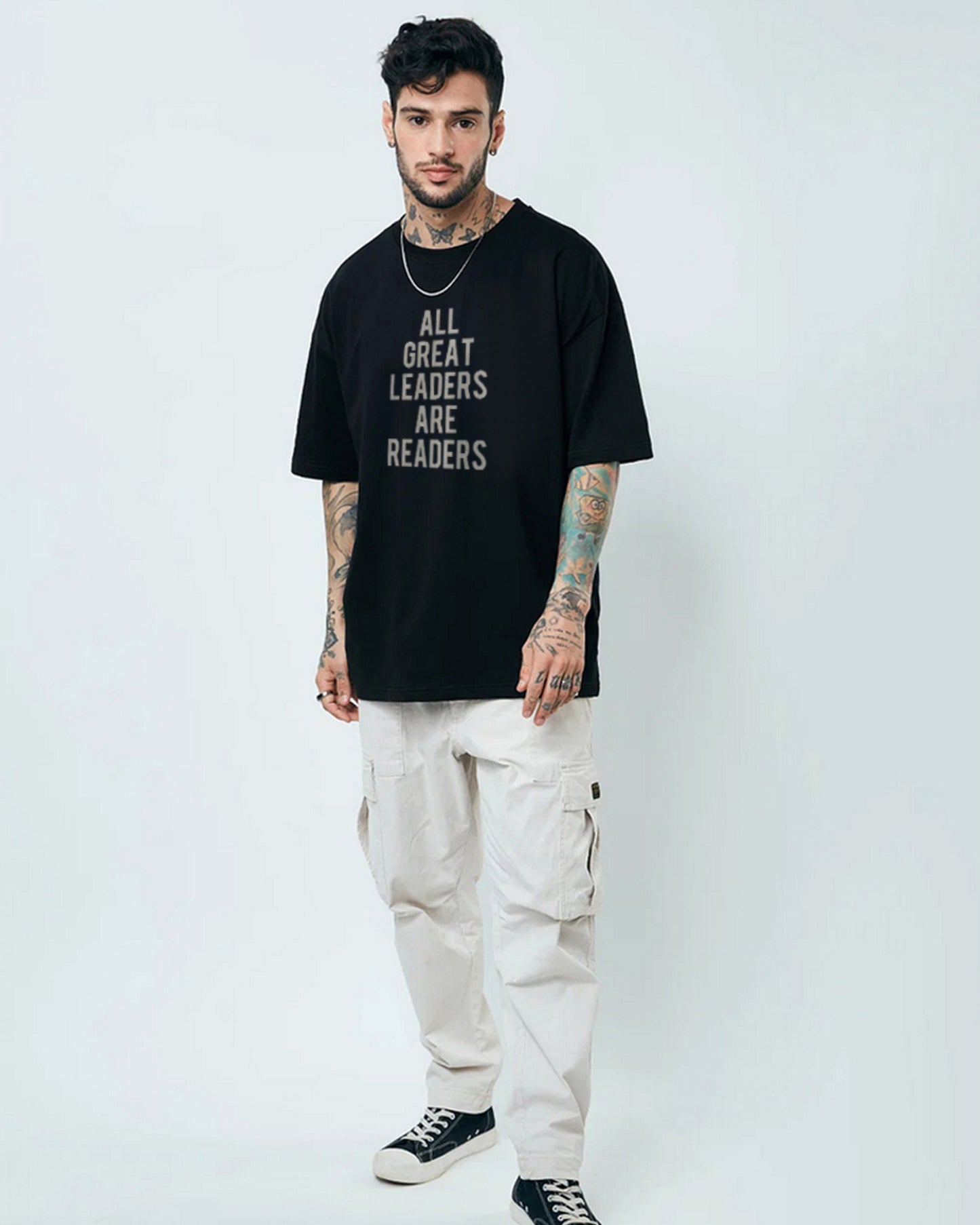 LEADERS ARE READERS BLACK OVERSIZED T-SHIRT