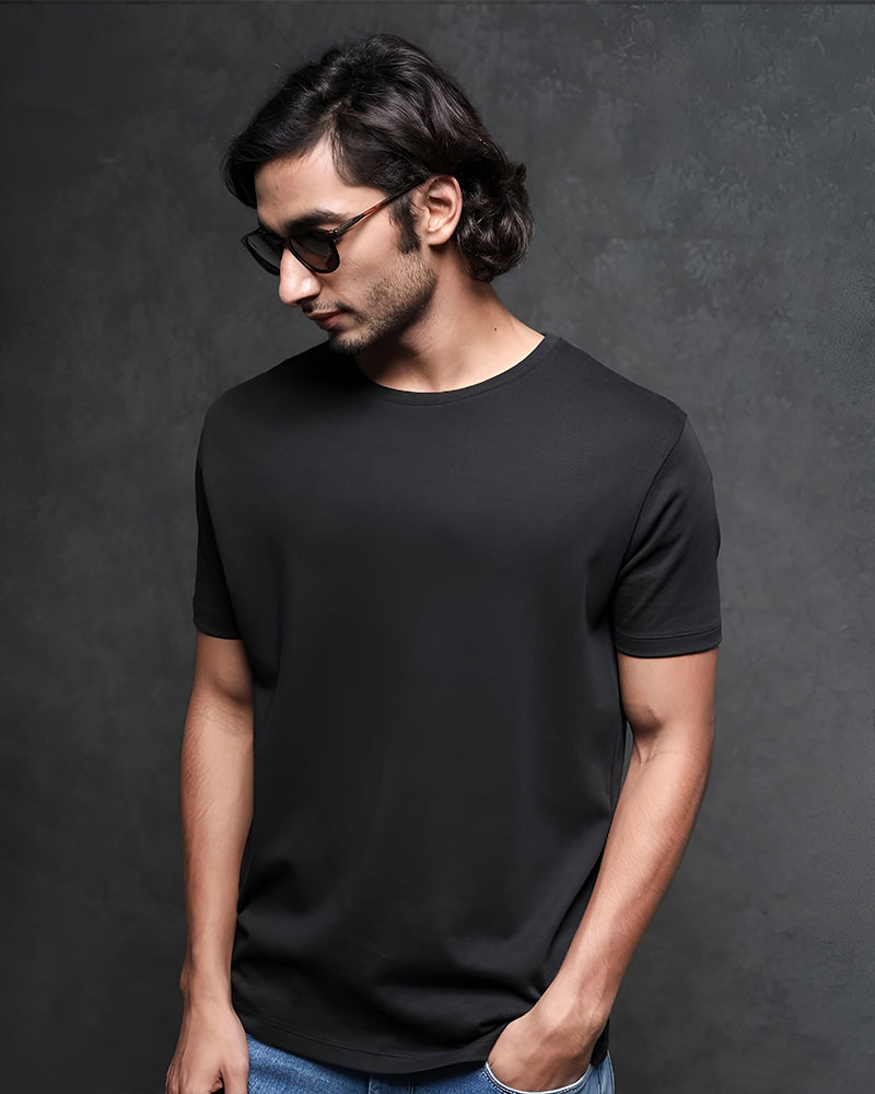 Solid Regular Fit Black Tee