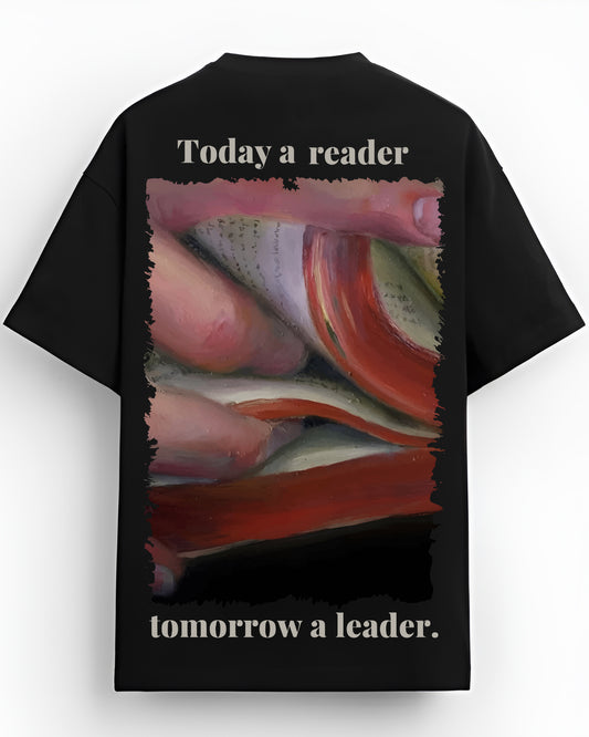 LEADERS ARE READERS BLACK OVERSIZED T-SHIRT