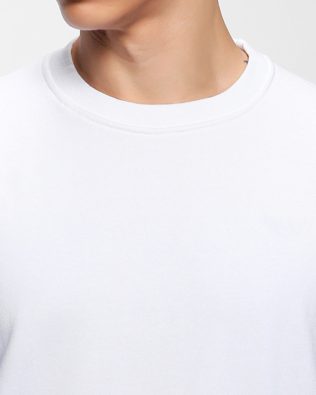 Solid Regular Fit White Sweatshirt